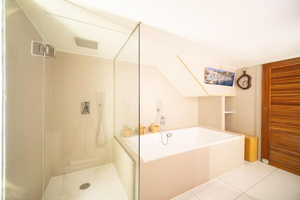 Air-Conditioned Loft In The Heart Of The Old Port Marselha Exterior foto